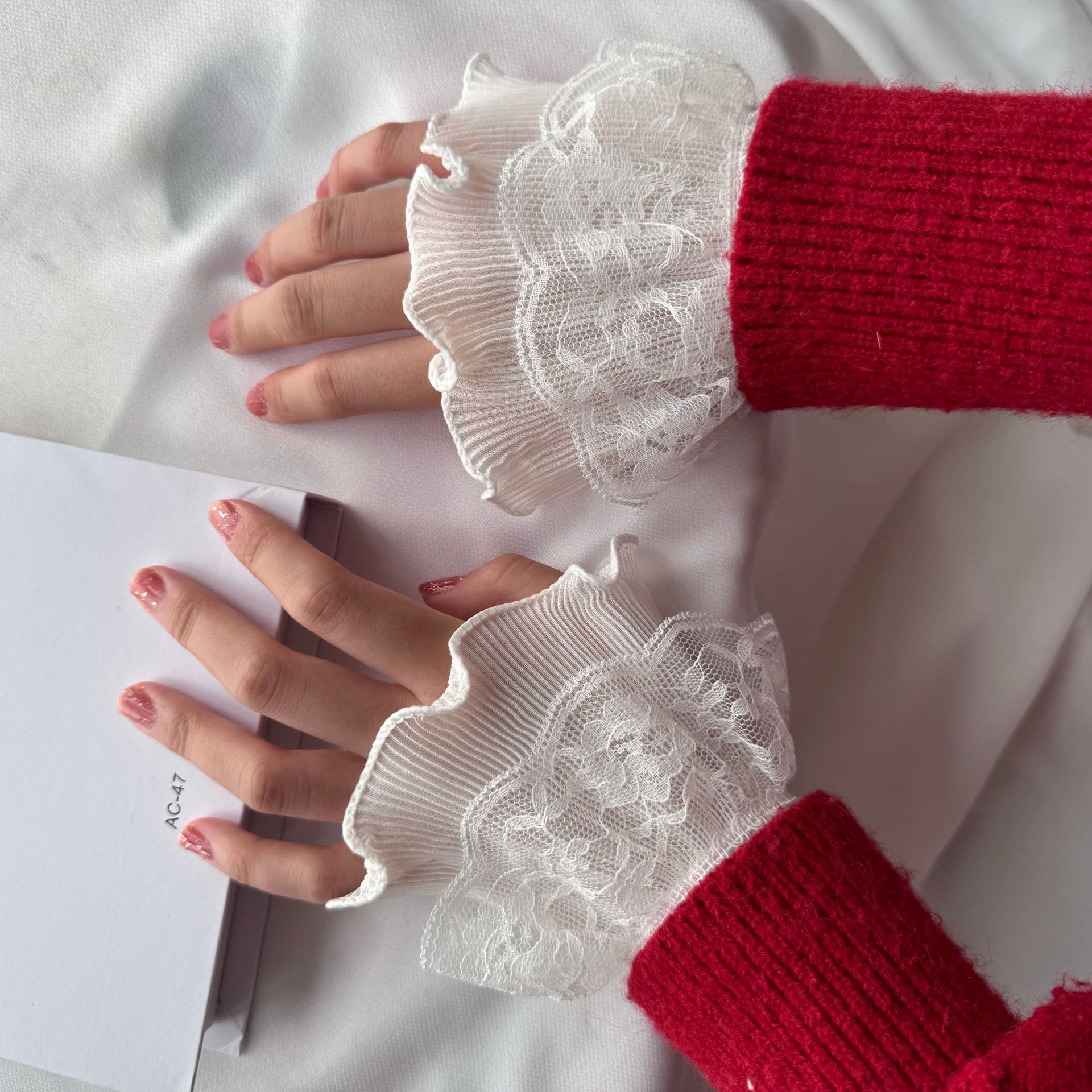 Embroidery Blouse - Lace Embroidery False Cuffs Detachable Wrist