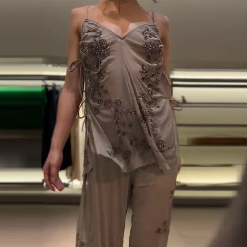 2026 New Women Grey Two-piece  – Embroidery Vest Bewertung und Preis