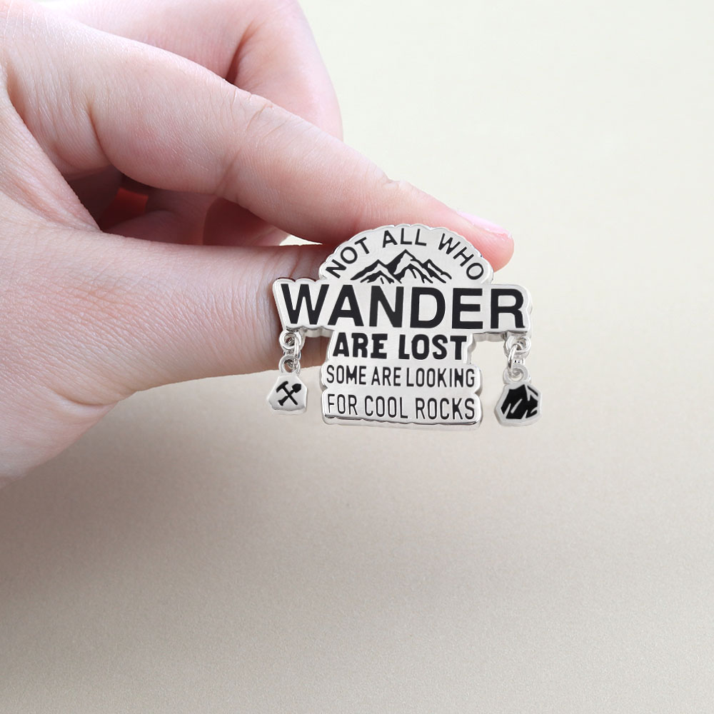 Not All Who Wander Are Lost So – Embroidery Initials Bewertung und Preis