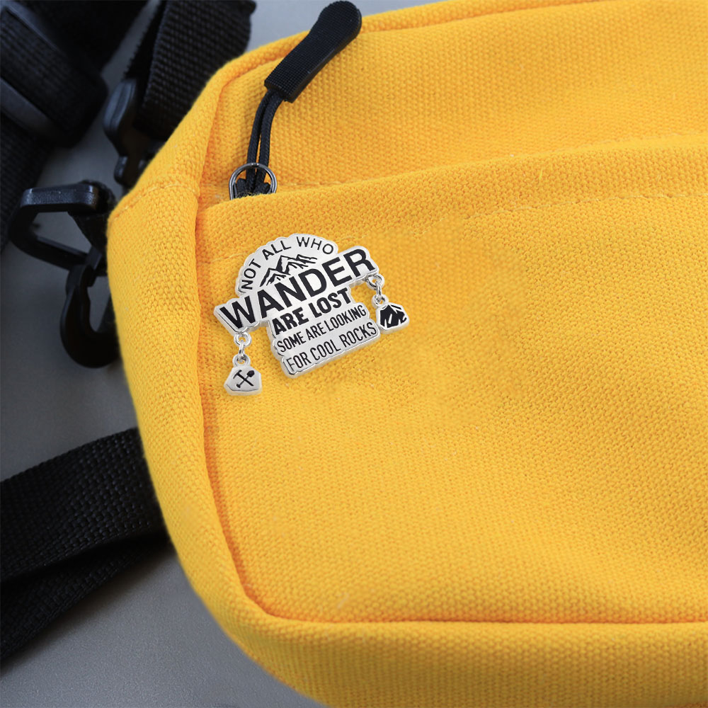 Not All Who Wander Are Lost So – Embroidery Initials Bewertung und Preis