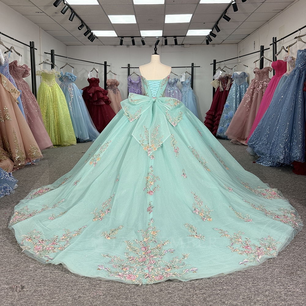 Classic Strapless Quinceanera  – Embroidery Organza Bewertung und Preis
